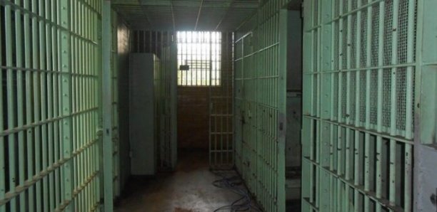 Lire la suite à propos de l’article Mac de Mbour : Deux détenus se font la malle